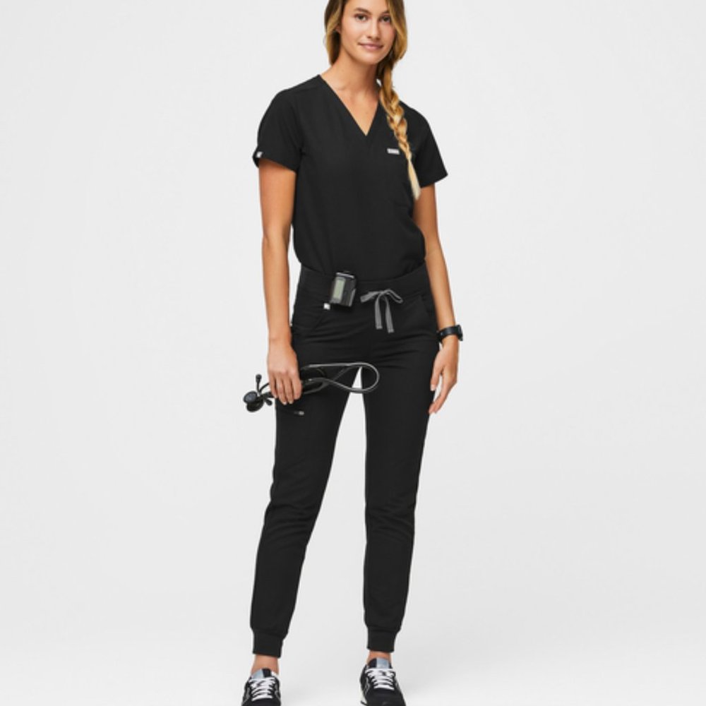 Figs Catarina One-Pocket Scrub top-black